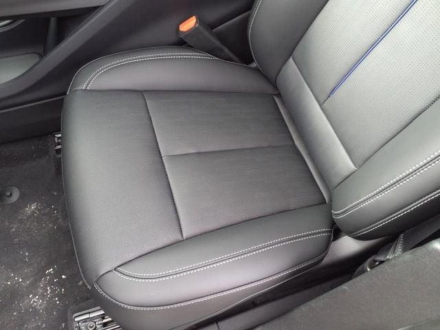 2025 Cadillac LYRIQ Luxury 2