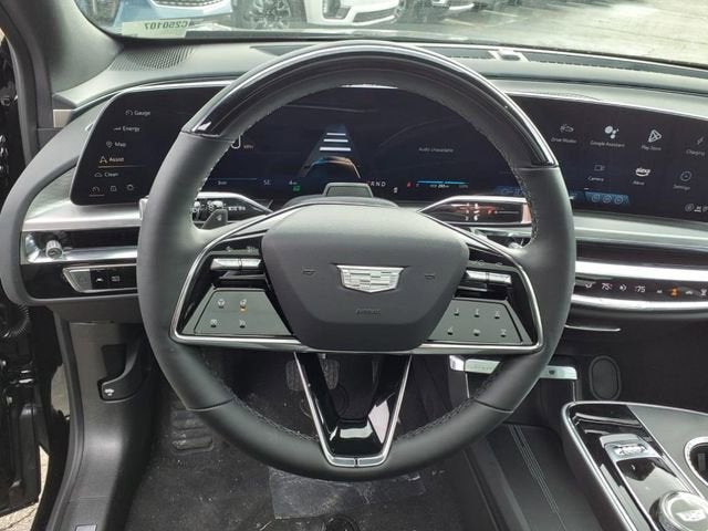 2025 Cadillac LYRIQ Luxury 2