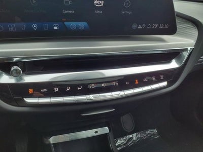 2025 Cadillac LYRIQ Luxury 2