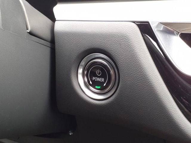 2025 Cadillac LYRIQ Luxury 2