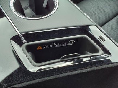 2025 Cadillac LYRIQ Luxury 2