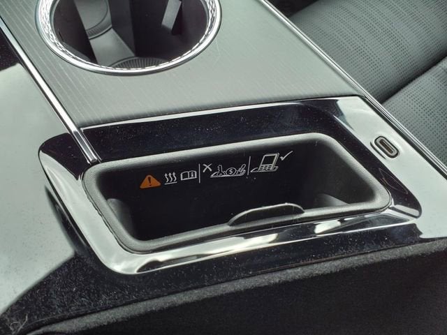 2025 Cadillac LYRIQ Luxury 2