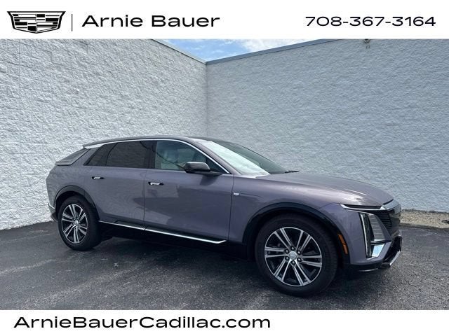 2024 Cadillac LYRIQ Luxury 2