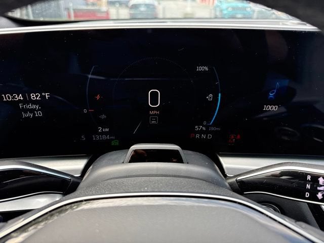 2024 Cadillac LYRIQ Luxury 2