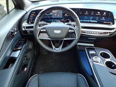 2024 Cadillac LYRIQ Luxury 3