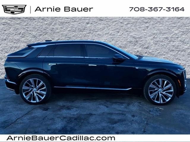 2024 Cadillac LYRIQ Luxury 3
