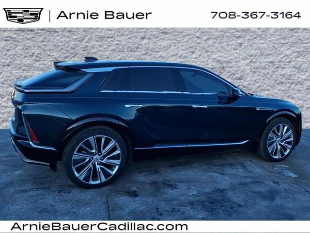 2024 Cadillac LYRIQ Luxury 3