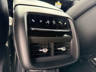 2025 Cadillac LYRIQ Luxury 3