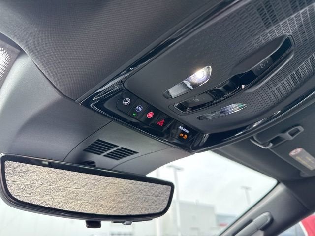 2025 Cadillac LYRIQ Luxury 3