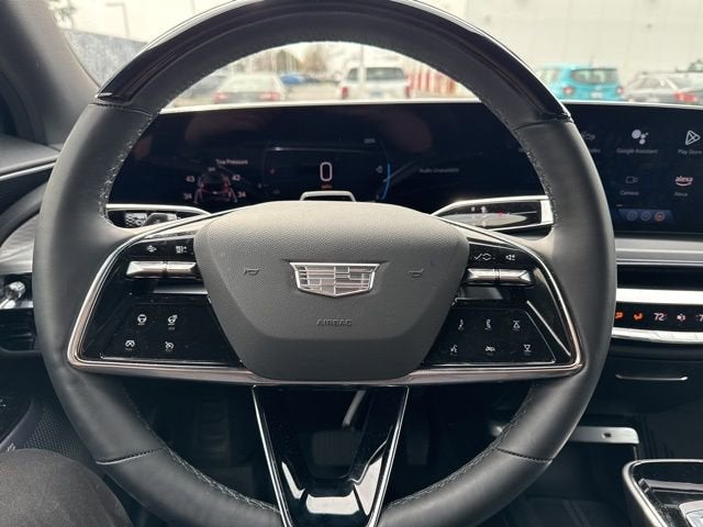 2025 Cadillac LYRIQ Luxury 3