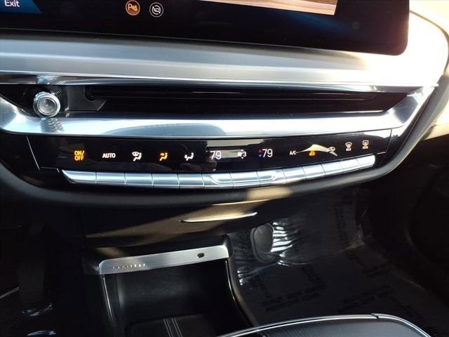 2025 Cadillac LYRIQ Luxury 3