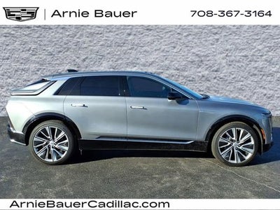 2025 Cadillac LYRIQ Luxury 3