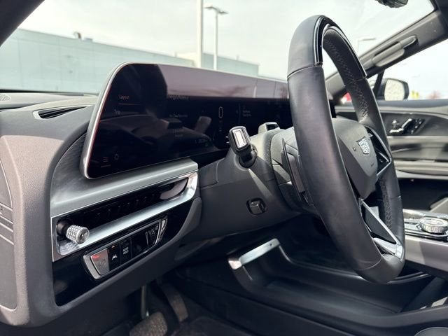 2025 Cadillac LYRIQ Luxury 3