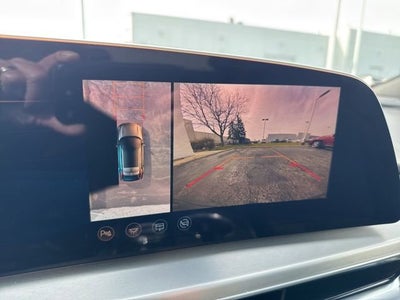 2025 Cadillac LYRIQ Luxury 3