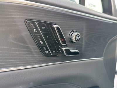 2025 Cadillac LYRIQ Luxury 3