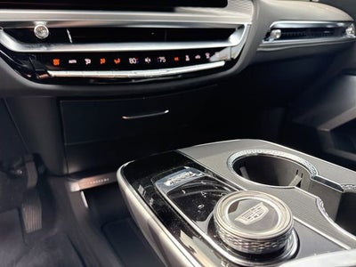 2025 Cadillac LYRIQ Luxury 3