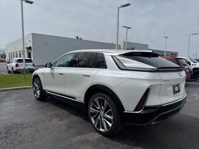 2025 Cadillac LYRIQ Luxury 3