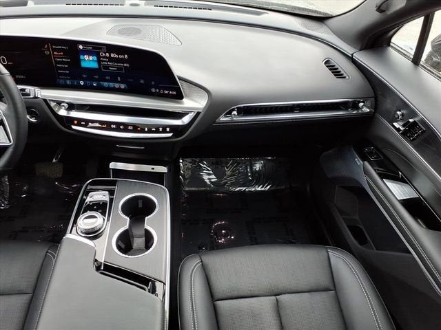 2025 Cadillac LYRIQ Luxury 3