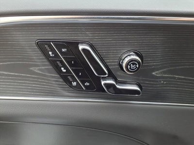 2025 Cadillac LYRIQ Luxury 3