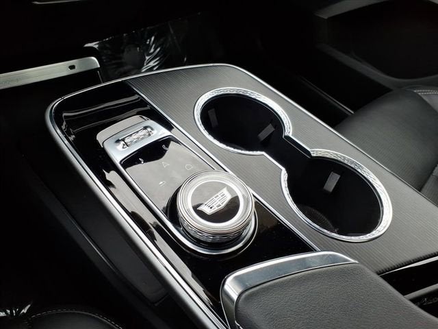 2025 Cadillac LYRIQ Luxury 3