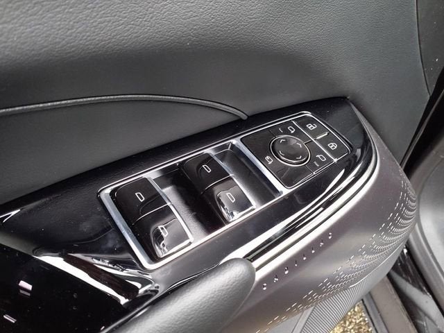 2025 Cadillac LYRIQ Sport 1