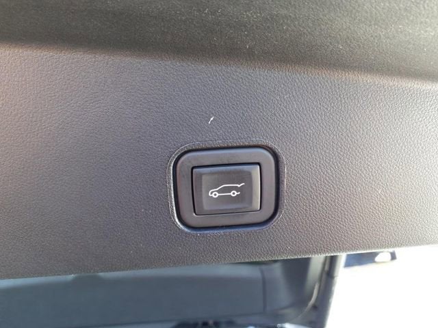 2025 Cadillac LYRIQ Sport 1