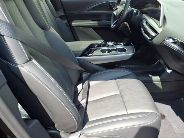 2025 Cadillac LYRIQ Sport 1