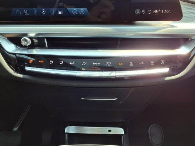 2025 Cadillac LYRIQ Sport 1