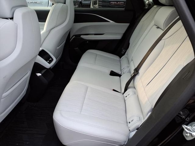 2025 Cadillac LYRIQ Sport 1