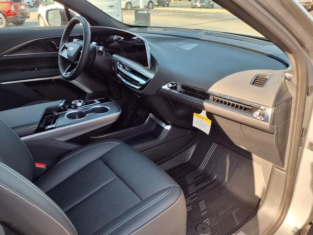 2025 Cadillac LYRIQ Sport 2