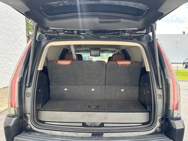 2017 Cadillac Escalade Luxury