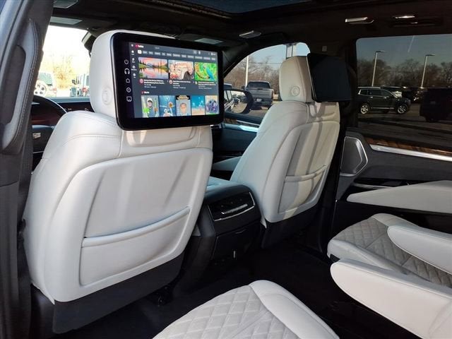 2025 Cadillac Escalade Sport Platinum