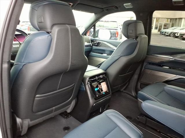 2025 Cadillac ESCALADE IQ Luxury 2