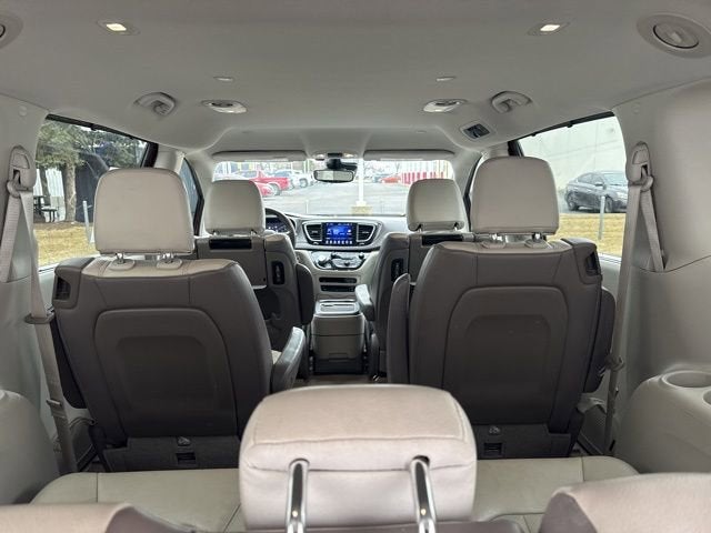 2017 Chrysler Pacifica Touring-L Plus