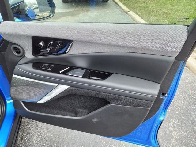 2025 Cadillac OPTIQ Luxury 1