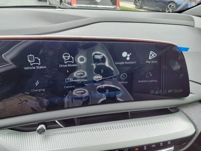 2025 Cadillac OPTIQ Luxury 1