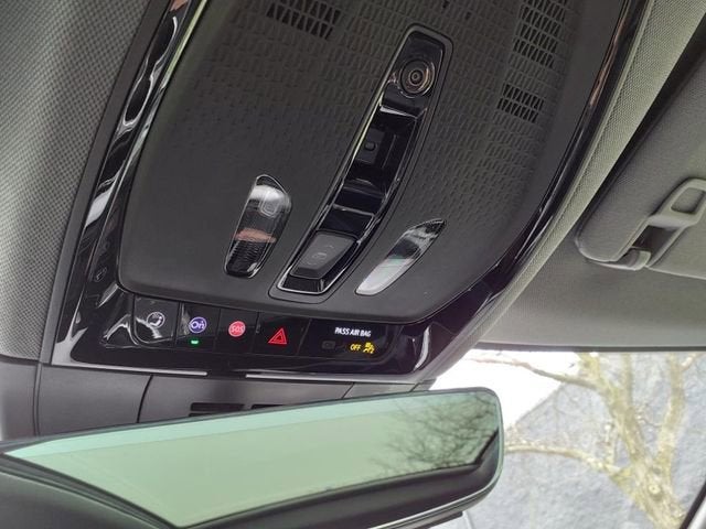 2025 Cadillac OPTIQ Luxury 1