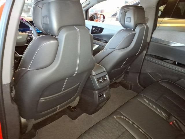 2025 Cadillac OPTIQ Sport 2 - Photo 13