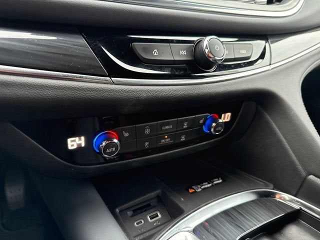 2022 Buick Enclave Essence