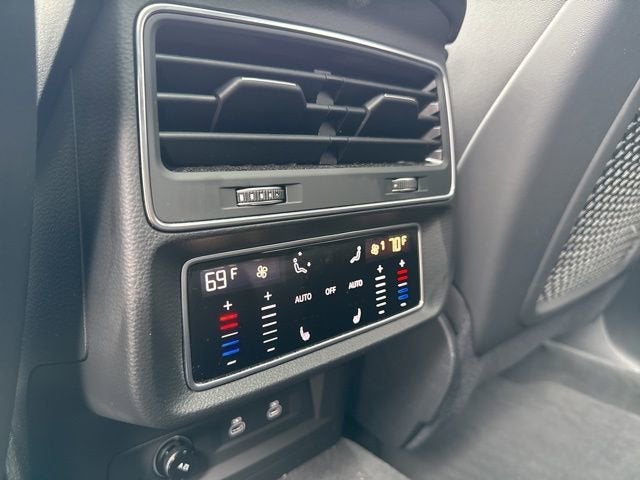 2024 Audi Q8 Premium Plus