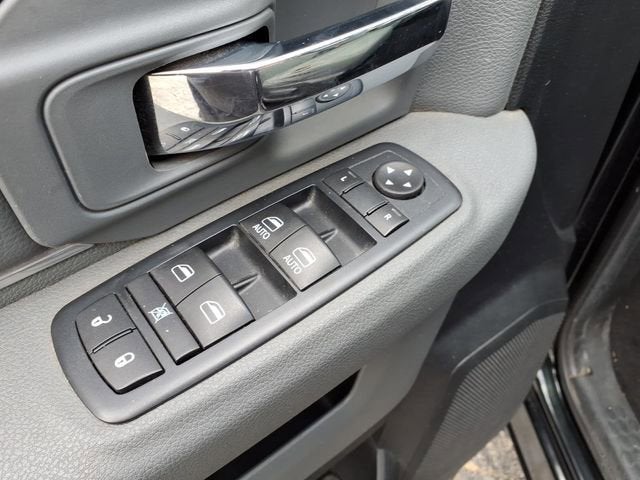 2016 RAM 1500 SLT